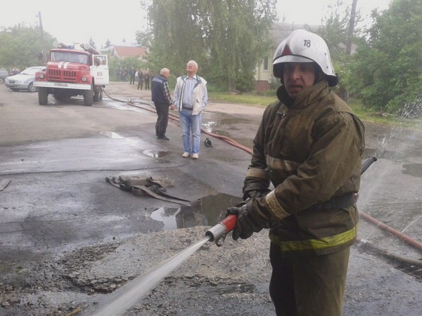 Пожар в складских помещениях на улице Сергиевских