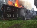 Сгорел многоквартирный жилой дом. Видео и фото очевидцев