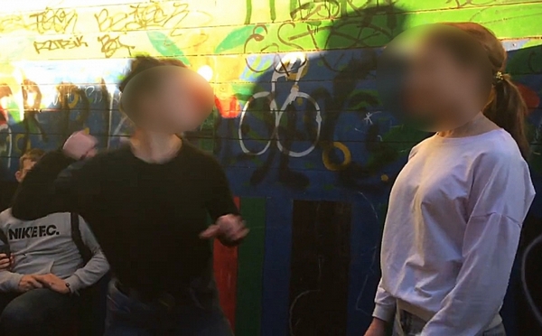 Видео: кулачный бой школьниц или мортал комбат по-муромски