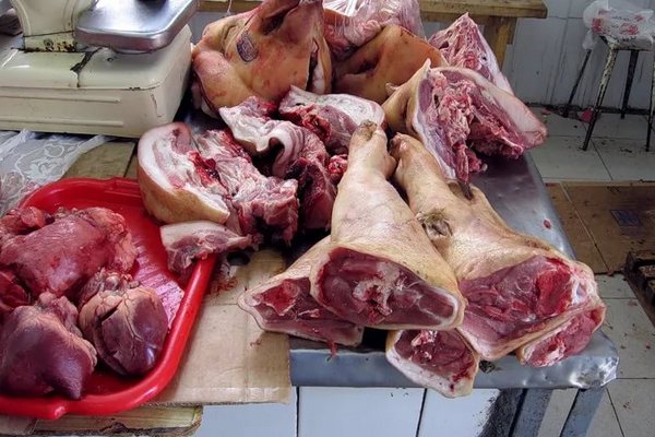 Мясо на рынке продавали с нарушениями