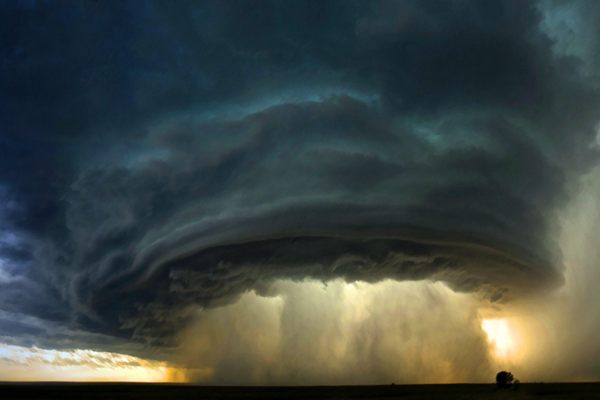 Метеорологи прогнозируют весной и летом во многих регионах России ураганы и торнадо