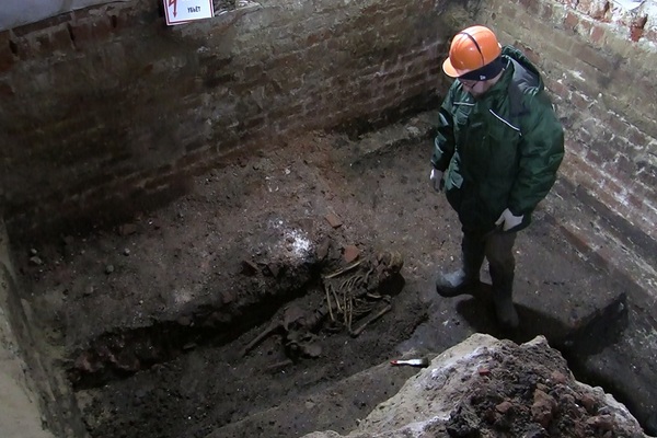 археологические раскопки,найден скелет 17 века,Гороховец.Благовещенский собор,