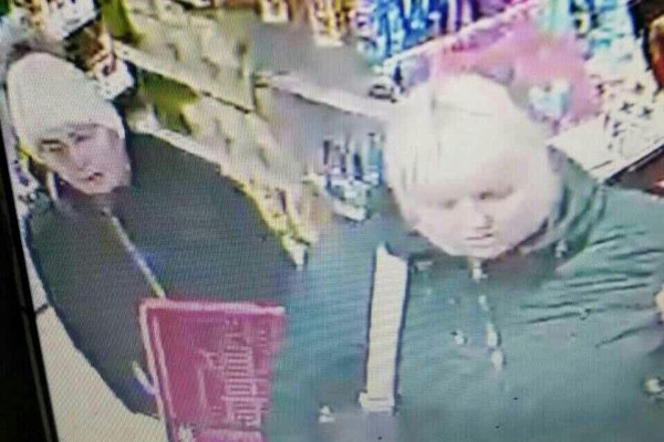 Полиция разыскивает подозреваемых в краже из магазина "Пятёрочка"