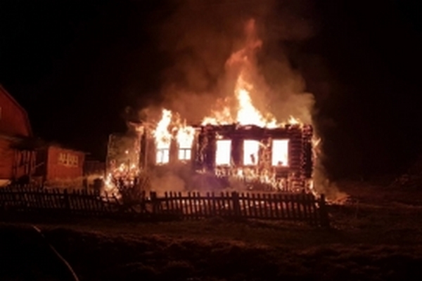 Ночной пожар в селе тушили 6 человек