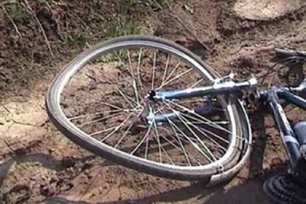 разбитый велосипед,упал с обрыва,