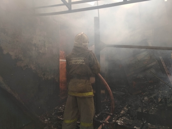 Пожар в деревне тушили 13 человек