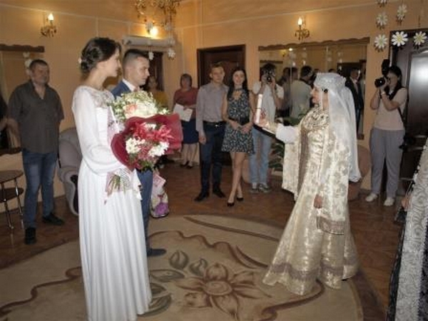 В Вязниках зарегистрировали брак 9 пар в День семьи, любви и верности