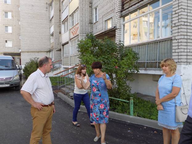 Приемка дворовых территорий в Гороховце с привлечением общественности. Выявлены недостатки