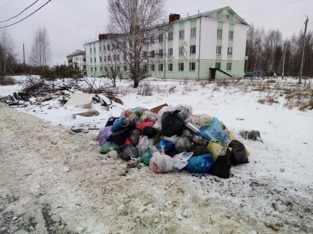 В Вязниках под Новый год исчезли мусорные баки
