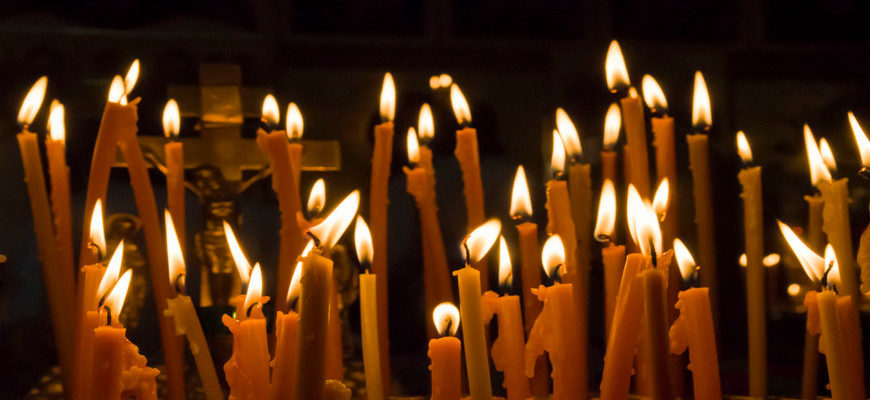 свечи, вселенская родительская суббота, свечи в церкви,